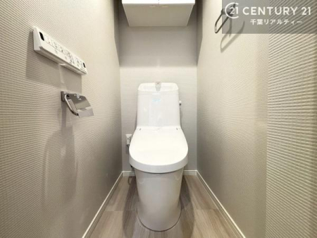 �g�C�� �������֍��ɂ��A�~��͕֍����g�����ł���̂ŗ₽���֍��ɍ��炸�ɍςފ������d�l�ł��I�V���v���ȃJ���[����Ƃ��Ă���̂ŁA������ꂪ���₷���ł��B