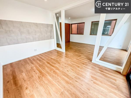 �m�� �V���v���Ƀf�U�C������Ă��邽�߁A�Ƌ��I�т܂���I
���C�ɓ���̉Ƌ��u���Ă��낰���Ԃ���邱�Ƃ��ł��܂��B
