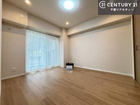 �m�� �o���R�j�[�ɖʂ��Ă���m���ł��B���邭�����肪����A���C����������ł��܂��I���N���āA�O�ɏo�Ĕw�L�т����[�ċz�����ǂ������}������邱�Ƃ��ł��܂��B