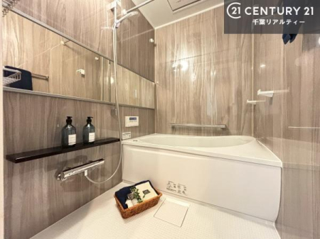 ���� �������������l�̕��͋C�̃o�X���[���́A�����o�Ă��ăo�X�^�C�����[���I
���d���撣���Ă��邲�J���ɂ��D�݂̍���̓����܂����āA�y����ł݂Ă͂������ł��傤���H