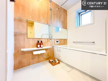 ���� �������������l�̕��͋C�̃o�X���[���́A�����o�Ă��ăo�X�^�C�����[���I
���d���撣���Ă��邲�J���ɂ��D�݂̍���̓����܂����āA�y����ł݂Ă͂������ł��傤���H
