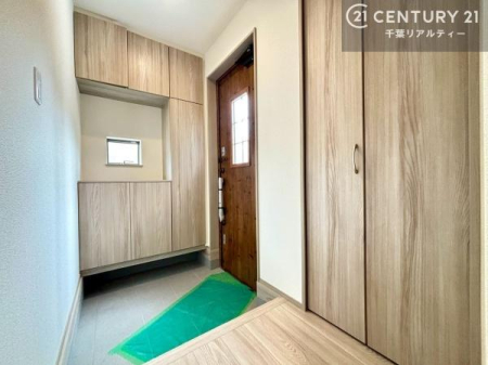 ���� �V���[�Y�{�b�N�X�t���Ȃ̂ŁA���ւ��Еt�����|�������₷���ł��I
�X�b�L���������ւŌ˂��J�����u�ԁA�������̂���S�n������Ԃ��o�}���Ă���܂��B