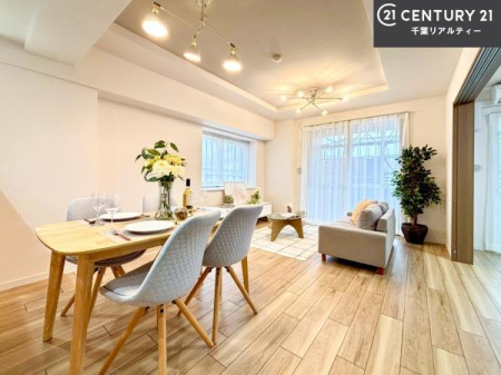 ���r���O �S�n�ǂ����r���O�͉Ƒ������R�ƏW�܂�܂��B�Ƒ��c�R�̎��Ԃ����������ł��B���Ƒ��ƁA����w�[���������Ԃ��߂��������ł��ˁB