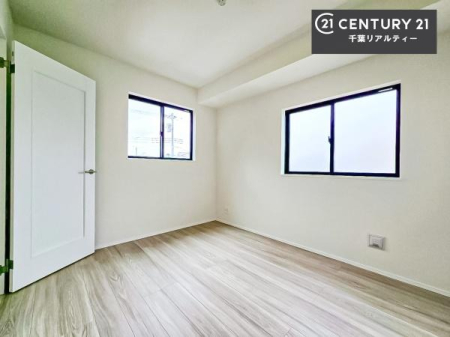 �m�� �V���v���Ƀf�U�C������Ă��邽�߁A�Ƌ��I�т܂���I
���C�ɓ���̉Ƌ��u���Ă��낰���Ԃ���邱�Ƃ��ł��܂��B
