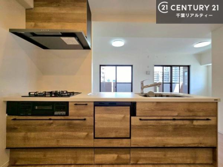 �L�b�`�� ���[�X�y�[�X���[�����Ă���A�L�b�`���܂�����������ƕۂ��Ȃ���A�L�X�Ƃ��������X�y�[�X���m�ہB���K�ȍ�Ɗ��ŁA�����̂����������X���[�Y�ɂ͂��ǂ�܂��B