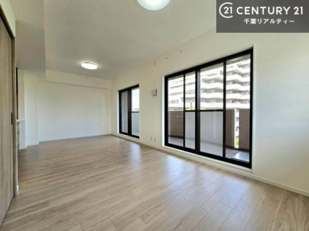 ���r���O �D�����z���܂肪���r���O����ł���ċ��S�n�̗ǂ���Ԃ����o���Ă���܂��I
���났�̎��Ԃ��߂����܂��I