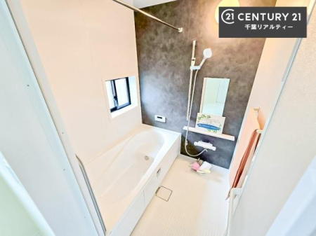 ���� �������������l�̕��͋C�̃o�X���[���́A�����o�Ă��ăo�X�^�C�����[���I
���d���撣���Ă��邲�J���ɂ��D�݂̍���̓����܂����āA�y����ł݂Ă͂������ł��傤���H