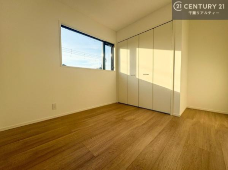�q������ ���[�X�y�[�X�����Ă��܂��I�������X�b�L�����ڂ��鎖���ł��܂��ˁB
�Ƌ��I�΂Ȃ��V���v���ȃf�U�C���ׁ̈A�Ƌ��I�΂����C�ɓ���̋�ԍ�肪�ł������ł��ˁB
