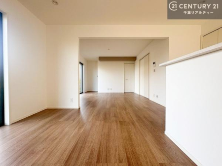 ���r���O �傫�ȑ����炽���Ղ�̗z���������閾�邢���r���O�B�J�����̂��郊�r���O�ŉƑ��c���̂��났�̎��Ԃ��߂����܂��I