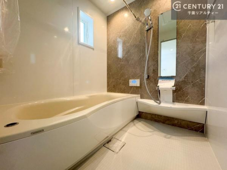 ���� �������������l�̕��͋C�̃o�X���[���́A�����o�Ă��ăo�X�^�C�����[���I
���d���撣���Ă��邲�J���ɂ��D�݂̍���̓����܂����āA�y����ł݂Ă͂������ł��傤���H