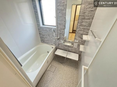 ���� �������������l�̕��͋C�̃o�X���[���́A�����o�Ă��ăo�X�^�C�����[���I
���d���撣���Ă��邲�J���ɂ��D�݂̓����̓����܂����āA�y����ł݂Ă͂������ł��傤���H