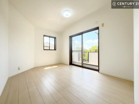 �q������ �V���v���Ń��C�A�E�g���₷���m���́A���q�l�̂������Ƃ��Ă��œK�B�����ɍ��킹�ď_��ɂ��g�����������܂��B