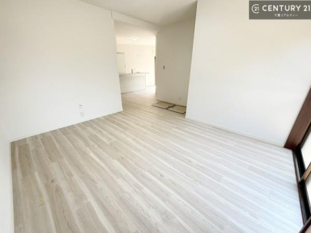 ���r���O �S�n�ǂ����r���O�͉Ƒ������R�ƏW�܂�܂��B�Ƒ��c�R�̎��Ԃ����������ł��B���Ƒ��ƁA����w�[���������Ԃ��߂��������ł��ˁB