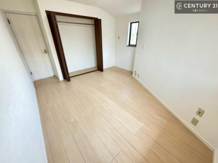 �m�� �V���v���Ƀf�U�C������Ă��邽�߁A�Ƌ��I�т܂���I
���C�ɓ���̉Ƌ��u���Ă��낰���Ԃ���邱�Ƃ��ł��܂��B
