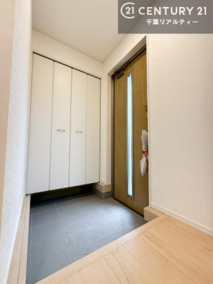 ���� �V���[�Y�{�b�N�X�t���Ȃ̂ŁA���ւ��Еt�����|�������₷���ł��I
�X�b�L���������ւŌ˂��J�����u�ԁA�������̂���S�n������Ԃ��o�}���Ă���܂��B