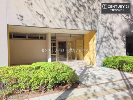 �G���g�����X �I�[�g���b�N�������������S�̏Z�܂��B���Z�҈ȊO�̗�������𐧌����A�h�Ɛ��ɔz�����ꂽ�Z�L�����e�B�̐��ŁA���S���Ă��߂������������܂��B