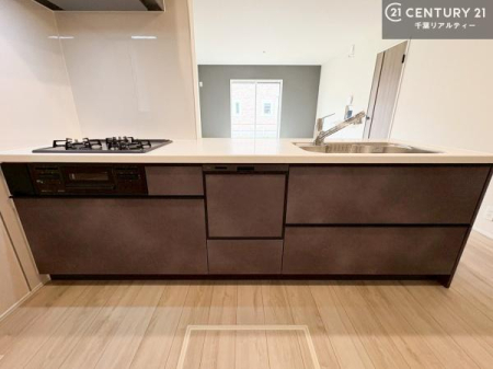�L�b�`�� ��Ƃ����₷���V�X�e���L�b�`���ł��I���[���t���Ă���̂ŁA�����X�y�[�X�ɕ���u���Ȃ��čς݂܂��I
�L�X�g���āA���K�ɍ�Ƃ��ł��܂��I