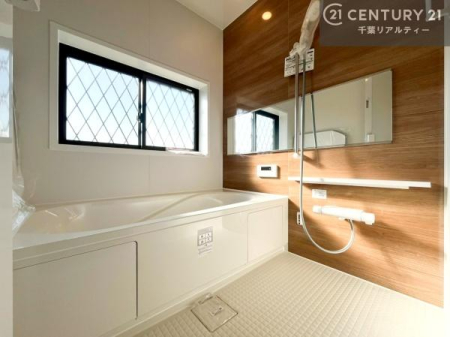 ���� �L�X�����o�X���[���́A�������΂��܂��I�_�炩�ȋȐ���`���������͑̂Ƀt�B�b�g���ĂP���������̂�����Ă���܂��I�����ƉƑ��֌��������J���^�C���𑗂邱�Ƃ��ł��܂��ˁI