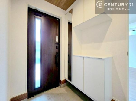 ���� �V���[�Y�{�b�N�X�t���Ȃ̂ŁA���ւ��Еt�����|�������₷���ł��I
�X�b�L���������ւŌ˂��J�����u�ԁA�������̂���S�n������Ԃ��o�}���Ă���܂��B