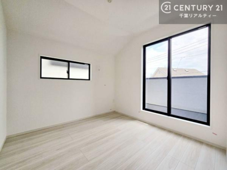 �m�� �����炽���Ղ��������A���ʂ����ǍD�Ȃ��߁A���K�ɉ߂������Ԃł��B
�q�ǂ������Ƃ��Ă��œK�ŁA�w�K�X�y�[�X��V�я�Ƃ��Ă����p�ł��܂��B