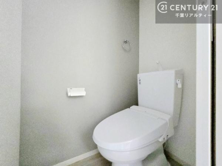 �g�C�� �������֍��ɂ��A�~��͕֍����g�����ł���̂ŗ₽���֍��ɍ��炸�ɍςފ������d�l�ł��I�V���v���ȃJ���[����Ƃ��Ă���̂ŁA������ꂪ���₷���ł��B
