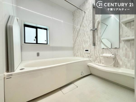 ���� ������Ƃ����������̂���o�X���[���I���K�ȃo�X�^�C��������܂��I
1���̔�����������Ɩ����Ă����f�G�ȃ����N�[�[�V������ԂɂȂ肻���ł��ˁB
