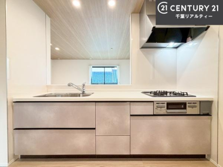 �L�b�`�� ���[�X�y�[�X���[�����Ă���A�L�b�`���܂�����������ƕۂ��Ȃ���A�L�X�Ƃ��������X�y�[�X���m�ہB���K�ȍ�Ɗ��ŁA�����̂����������X���[�Y�ɂ͂��ǂ�܂��B