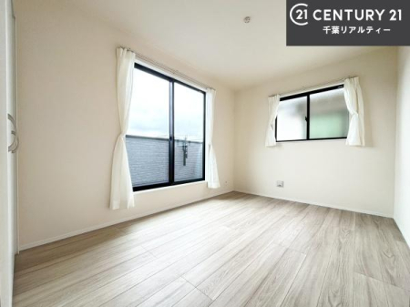 �m�� �o���R�j�[�ɖʂ��Ă���m���ł��B���邭�����肪����A���C����������ł��܂��I���N���āA�O�ɏo�Ĕw�L�т����[�ċz�����ǂ������}������邱�Ƃ��ł��܂��B
