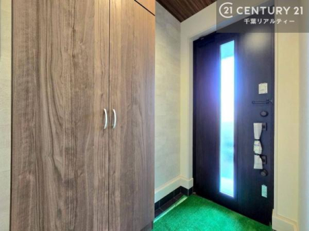 ���� �V���[�Y�{�b�N�X�t���Ȃ̂ŁA���ւ��Еt�����|�������₷���ł��I
�X�b�L���������ւŌ˂��J�����u�ԁA�������̂���S�n������Ԃ��o�}���Ă���܂��B