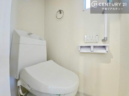 �g�C�� �������֍��ɂ��A�~��͕֍����g�����ł���̂ŗ₽���֍��ɍ��炸�ɍςފ������d�l�ł��I�V���v���ȃJ���[����Ƃ��Ă���̂ŁA������ꂪ���₷���ł��B