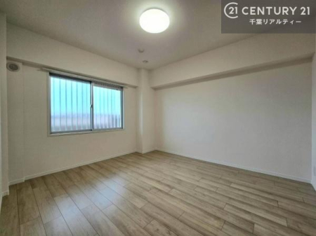 �m�� �V���v���Ƀf�U�C������Ă��邽�߁A�Ƌ��I�т܂���I
���C�ɓ���̉Ƌ��u���Ă��낰���Ԃ���邱�Ƃ��ł��܂��B
