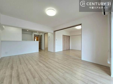 ���r���O �D�����z���܂肪���r���O����ł���ċ��S�n�̗ǂ���Ԃ����o���Ă���܂��I
���났�̎��Ԃ��߂����܂��I