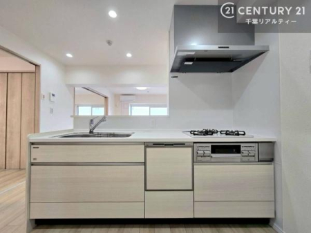 �L�b�`�� ���[�X�y�[�X���[�����Ă���A�L�b�`���܂�����������ƕۂ��Ȃ���A�L�X�Ƃ��������X�y�[�X���m�ہB���K�ȍ�Ɗ��ŁA�����̂����������X���[�Y�ɂ͂��ǂ�܂��B