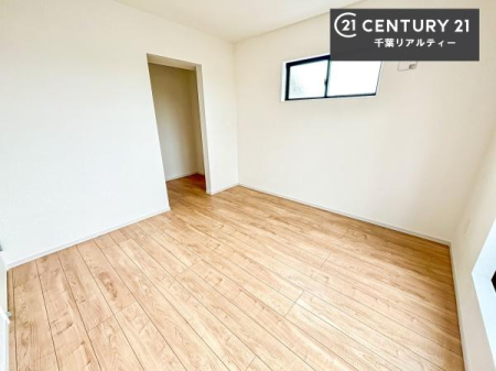 �q������ ���[�X�y�[�X�����Ă��܂��I�������X�b�L�����ڂ��鎖���ł��܂��ˁB
�Ƌ��I�΂Ȃ��V���v���ȃf�U�C���ׁ̈A�Ƌ��I�΂����C�ɓ���̋�ԍ�肪�ł������ł��ˁB