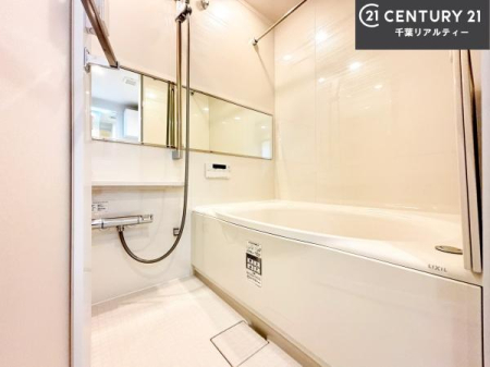 ���� �������������l�̕��͋C�̃o�X���[���́A�����o�Ă��ăo�X�^�C�����[���I
���d���撣���Ă��邲�J���ɂ��D�݂̍���̓����܂����āA�y����ł݂Ă͂������ł��傤���H