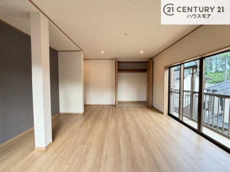 �m�� ���邭���ʂ��̗ǂ������ł��B�u�V���v���v�Ƀf�U�C�����ꂽ�����B���R�x�������̂ŉƋ�⃌�C�A�E�g�ł��D�݂̋�Ԃ�n��グ���܂��B�����x�A���n�ɂĂ��m�F���������B