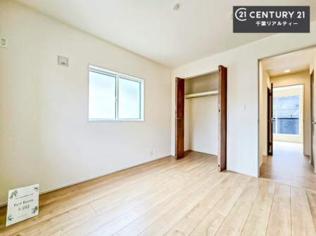 �q������ ���[�X�y�[�X�����Ă��܂��I�������X�b�L�����ڂ��鎖���ł��܂��ˁB
�Ƌ��I�΂Ȃ��V���v���ȃf�U�C���ׁ̈A�Ƌ��I�΂����C�ɓ���̋�ԍ�肪�ł������ł��ˁB