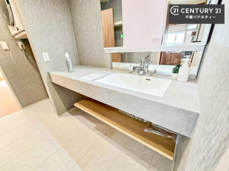 ���ʑ�E���ʏ� �[�����ʑ�{�E���́A�������˂ɂ����̂ł�����ꂪ�y�X�I���������ۂĂ܂��I
�L���C�Ȑ��ʏ��Ŏ��������̃��`�x�[�V�������オ��܂��ˁI