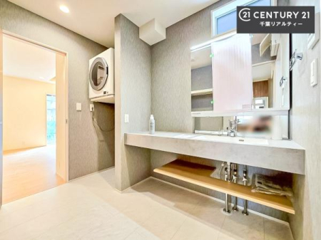 ���ʑ�E���ʏ� �I�[�v���^�C�v�̐��ʑ�́A�������ōa���Ȃ�������ꂪ���₷�����͓I�Ȑ��ʑ�ł��I�����̐g�x�x�����K�I