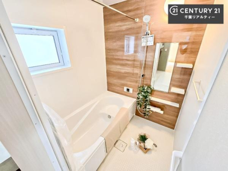 ���� �������������l�̕��͋C�̃o�X���[���́A�����o�Ă��ăo�X�^�C�����[���I
���d���撣���Ă��邲�J���ɂ��D�݂̍���̓����܂����āA�y����ł݂Ă͂������ł��傤���H