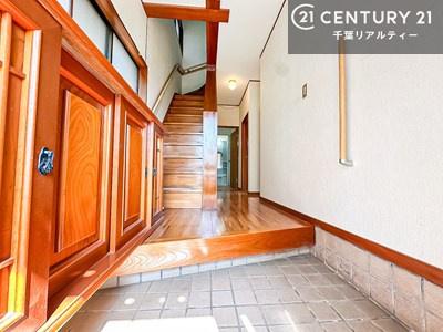 ���� �V���[�Y�{�b�N�X�t���Ȃ̂ŁA���ւ��Еt�����|�������₷���ł��I
�X�b�L���������ւŌ˂��J�����u�ԁA�������̂���S�n������Ԃ��o�}���Ă���܂��B