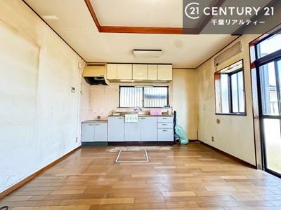 �L�b�`�� ��ʍ̌��̃L�b�`���͗z�������Ղ���芷�C���X���[�Y�ɂł���̂ŉq���I�ȋ�Ԃ�ۂ��Ƃ��o���܂��I