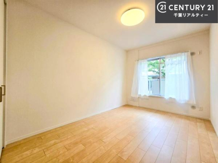 �m�� �V���v���Ƀf�U�C������Ă��邽�߁A�Ƌ��I�т܂���I
���C�ɓ���̉Ƌ��u���Ă��낰���Ԃ���邱�Ƃ��ł��܂��B
