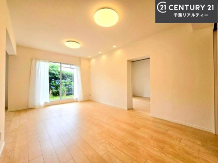 ���r���O �傫�ȑ����炽���Ղ�̗z���������閾�邢���r���O�B�J�����̂��郊�r���O�ŉƑ��c���̂��났�̎��Ԃ��߂����܂��I