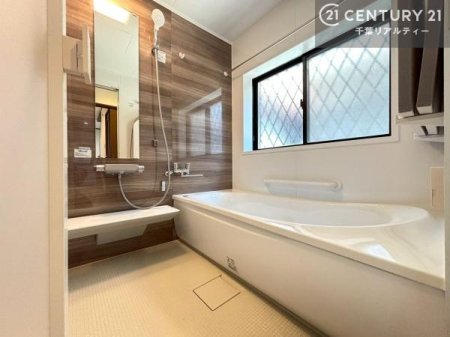 ���� �������������l�̕��͋C�̃o�X���[���́A�����o�Ă��ăo�X�^�C�����[���I
���d���撣���Ă��邲�J���ɂ��D�݂̍���̓����܂����āA�y����ł݂Ă͂������ł��傤���H