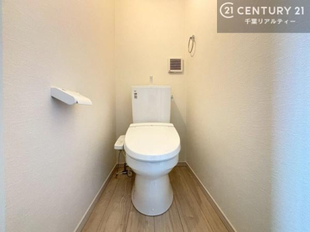 �g�C�� �������֍��ɂ��A�~��͕֍����g�����ł���̂ŗ₽���֍��ɍ��炸�ɍςފ������d�l�ł��I�V���v���ȃJ���[����Ƃ��Ă���̂ŁA������ꂪ���₷���ł��B
