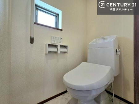 �g�C�� �������֍��ɂ��A�~��͕֍����g�����ł���̂ŗ₽���֍��ɍ��炸�ɍςފ������d�l�ł��I�V���v���ȃJ���[����Ƃ��Ă���̂ŁA������ꂪ���₷���ł��B