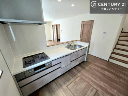 �L�b�`�� ��Ƃ肠�钲���X�y�[�X�ō�Ƃ����₷�����K�ȃL�b�`���ł��I
���q�l�ƈꏏ�ɂ��َq������y���߂�L�X�X�y�[�X�ł��B�y�����������ԂɂȂ肻���ł��ˁI