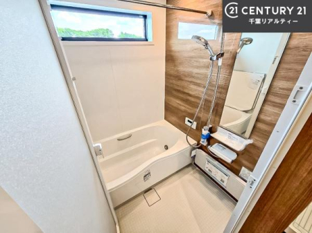 ���� �������������l�̕��͋C�̃o�X���[���́A�����o�Ă��ăo�X�^�C�����[���I
���d���撣���Ă��邲�J���ɂ��D�݂̍���̓����܂����āA�y����ł݂Ă͂������ł��傤���H