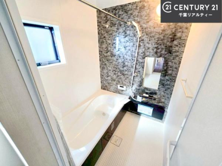 ���� �������������l�̕��͋C�̃o�X���[���́A�����o�Ă��ăo�X�^�C�����[���I
���d���撣���Ă��邲�J���ɂ��D�݂̍���̓����܂����āA�y����ł݂Ă͂������ł��傤���H